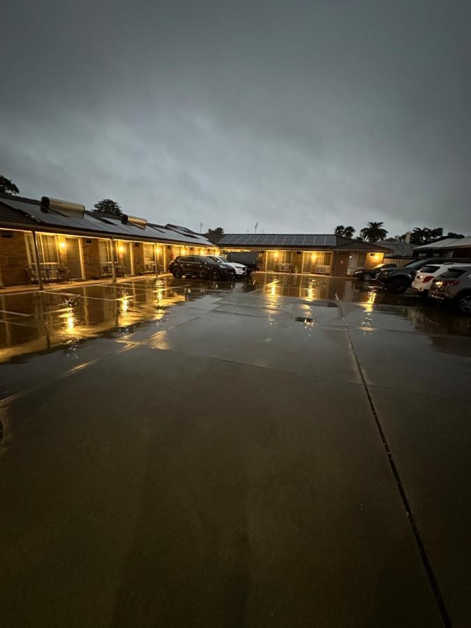 Pevensey Motor Lodge Echuca Esterno foto