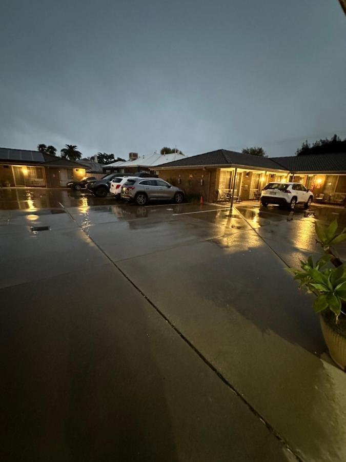 Pevensey Motor Lodge Echuca Esterno foto