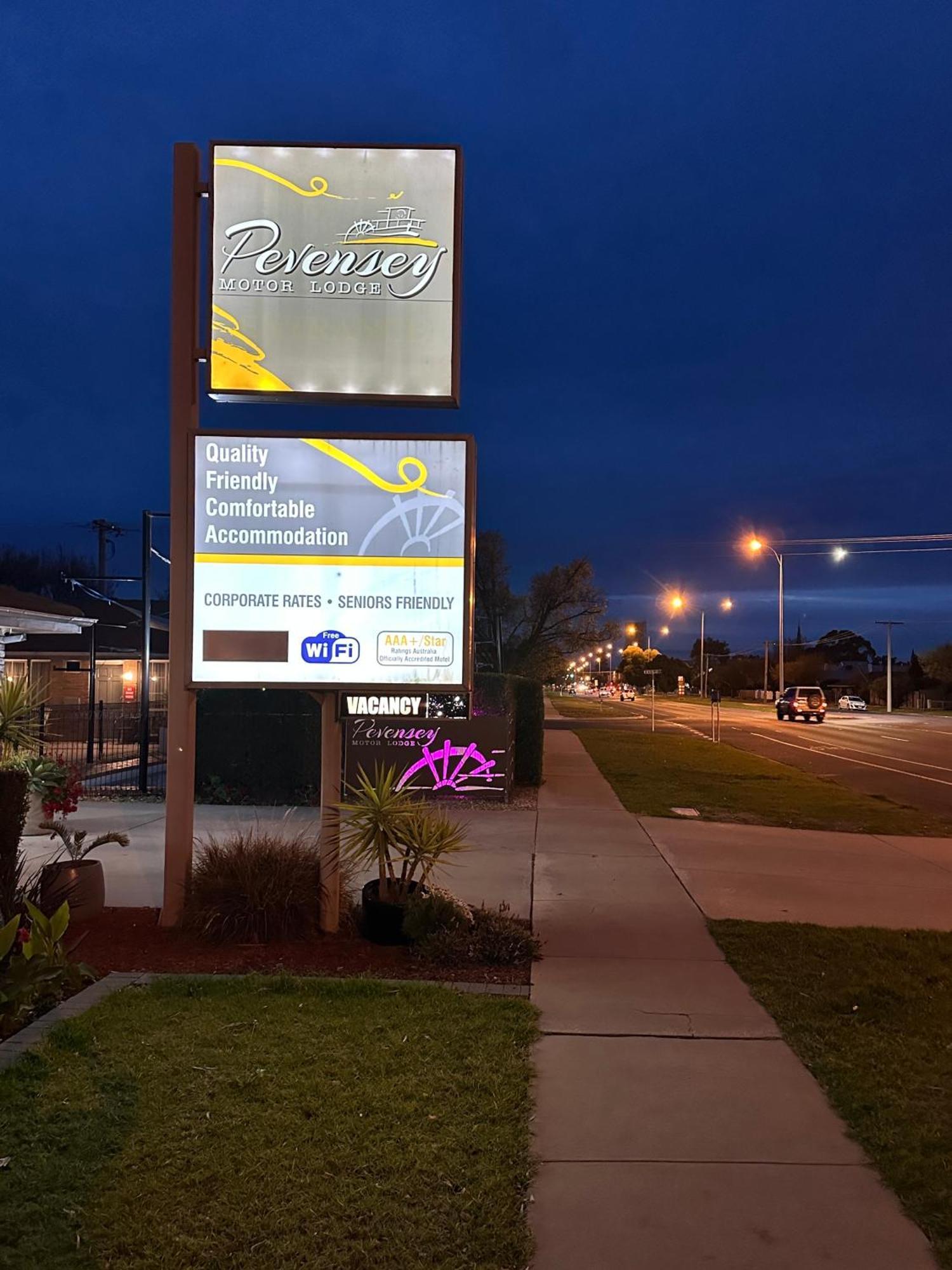 Pevensey Motor Lodge Echuca Esterno foto